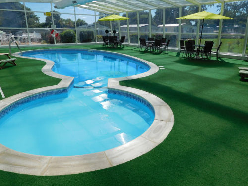 Cover Solution - Verdegrass round a swimming pool